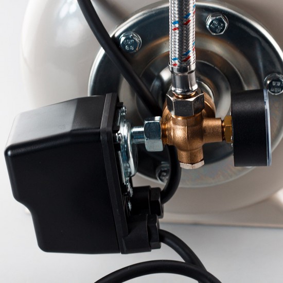 NAKAYAMA Pro NP2105 Πιεστικό Συγκρότημα Με Δοχείο 19Lt Αντλία Inox 800W