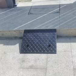 BORMANN Pro BPP2499 Ράμπα Parking Πεζοδρομίου M48xΠ32xΥ13cm , Λαστιχένια , Μαύρη, 20TONS